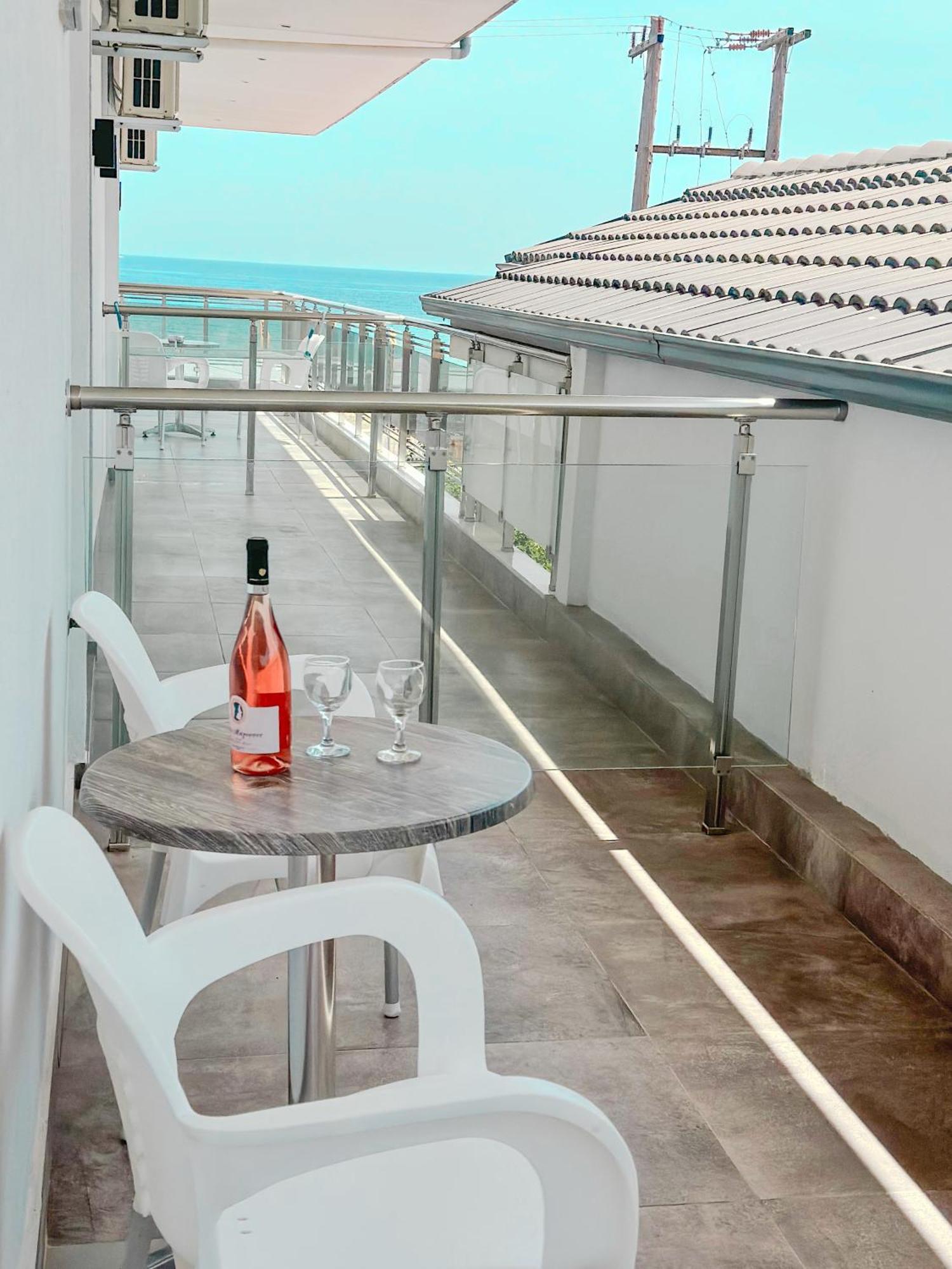 Haus Petris Aparthotel Sarti Bagian luar foto